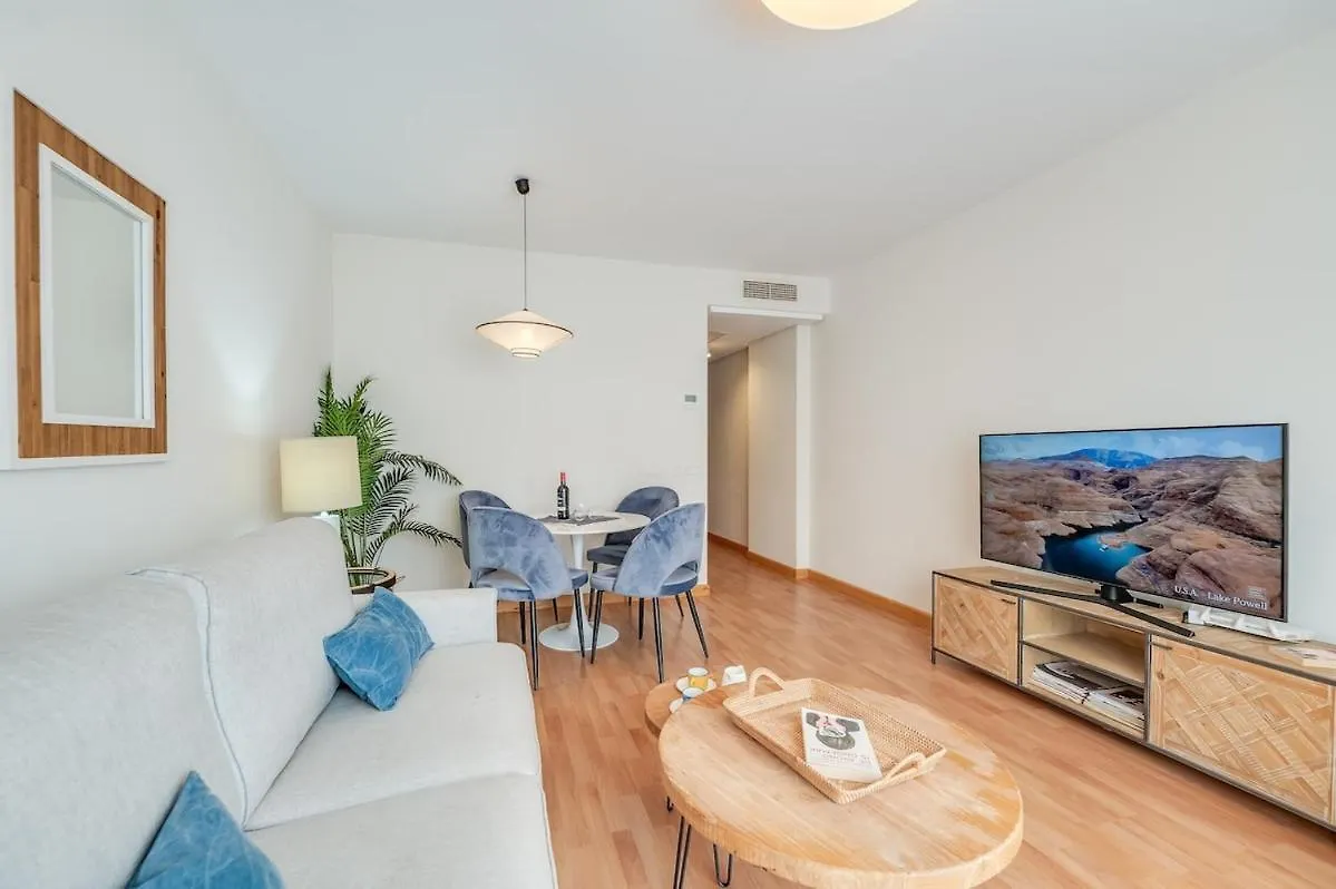 Modern & Cozy Stay Near Malaga Old Town Lägenhet